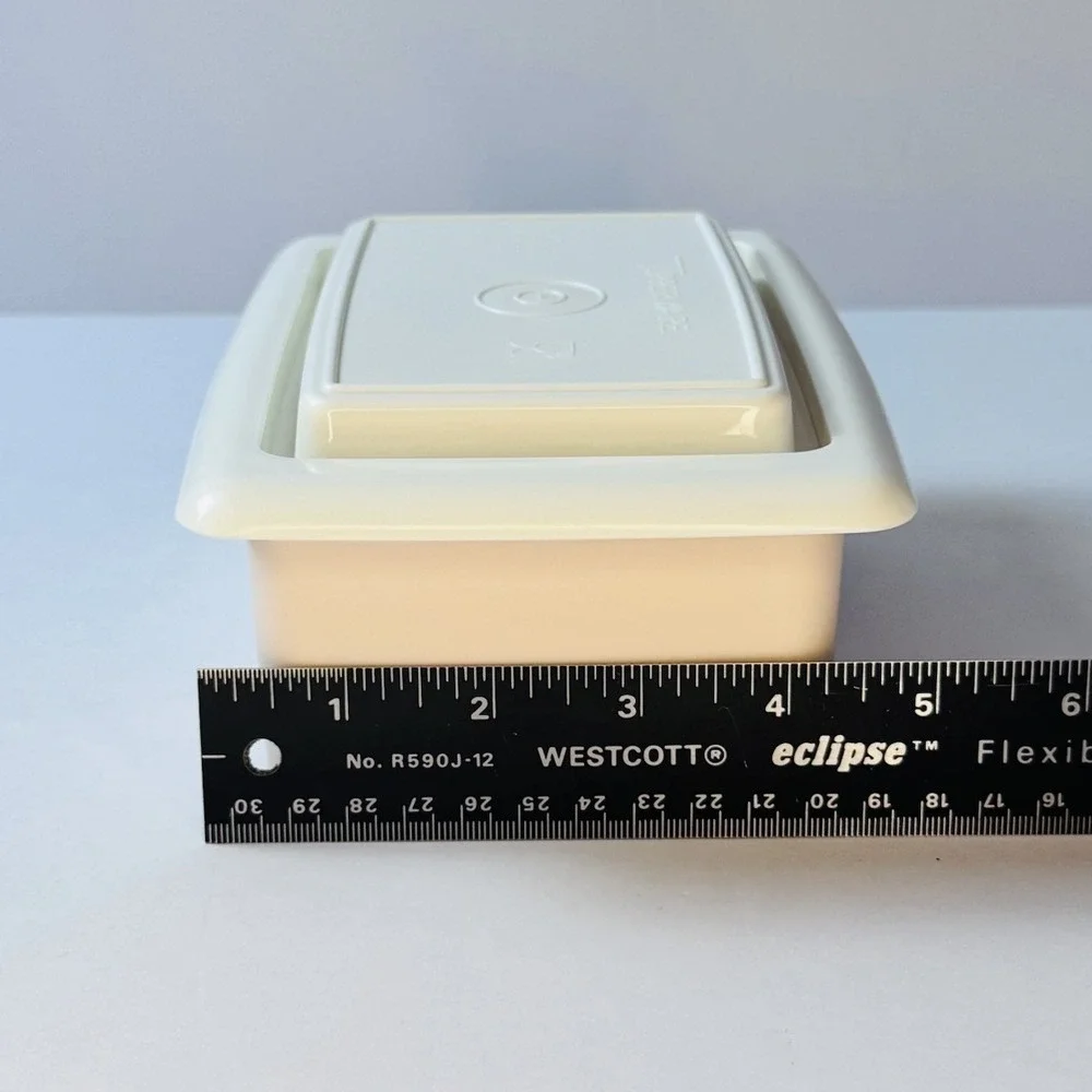 Tupperware Food Saver Rectangle Blush W Cream Lid 780-5‎ & 781-6